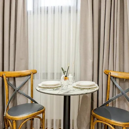 Chido Aparthotel *